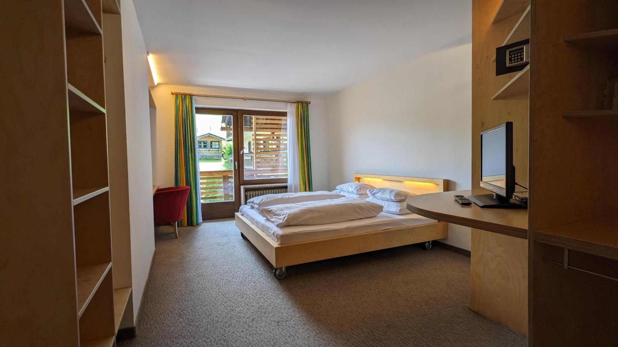 Keyone Rooms Loisach Lermoos Exterior photo