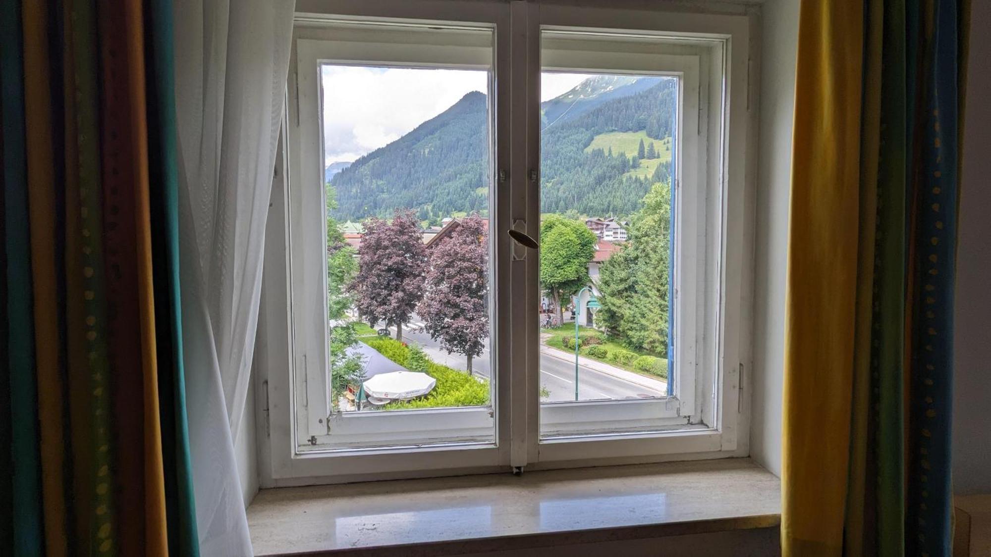 Keyone Rooms Loisach Lermoos Exterior photo