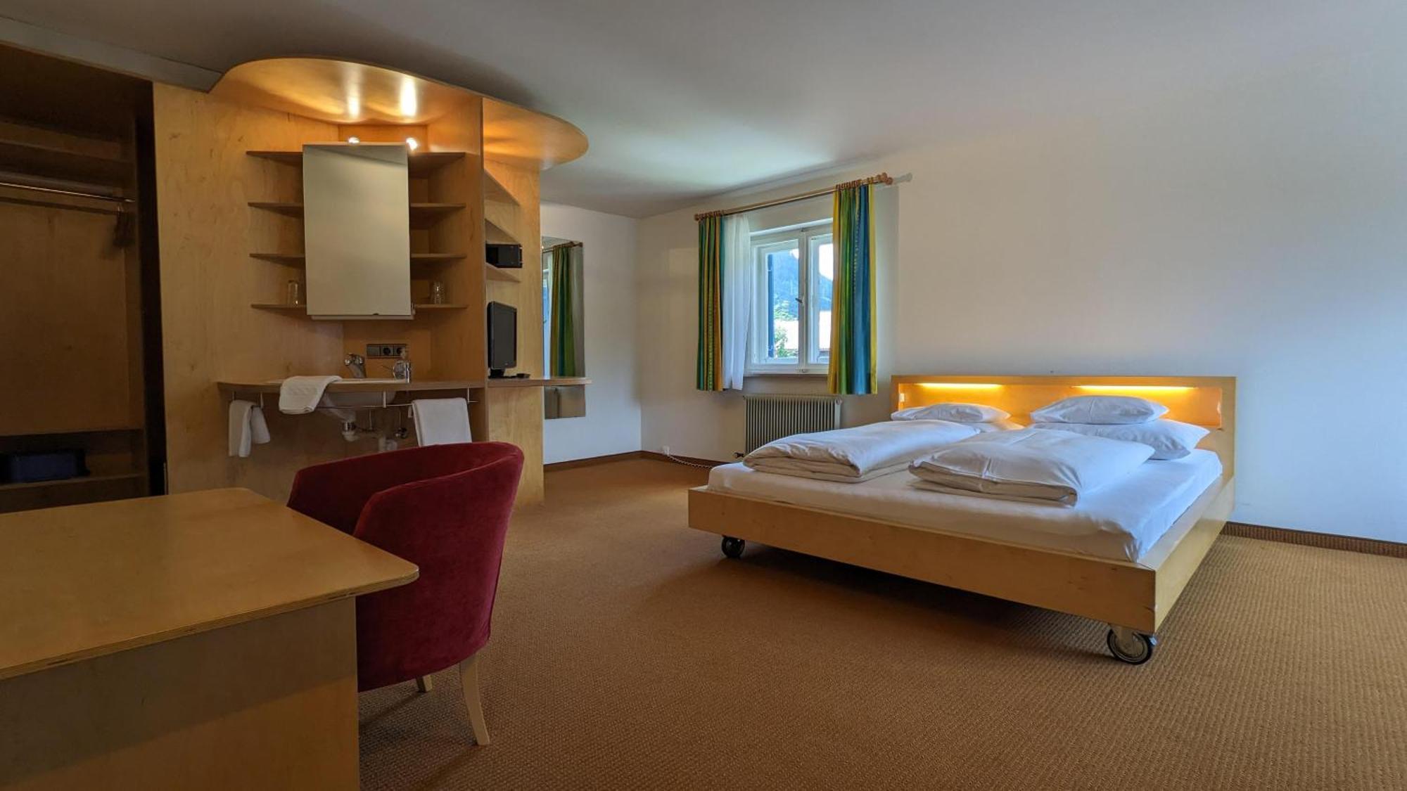 Keyone Rooms Loisach Lermoos Exterior photo